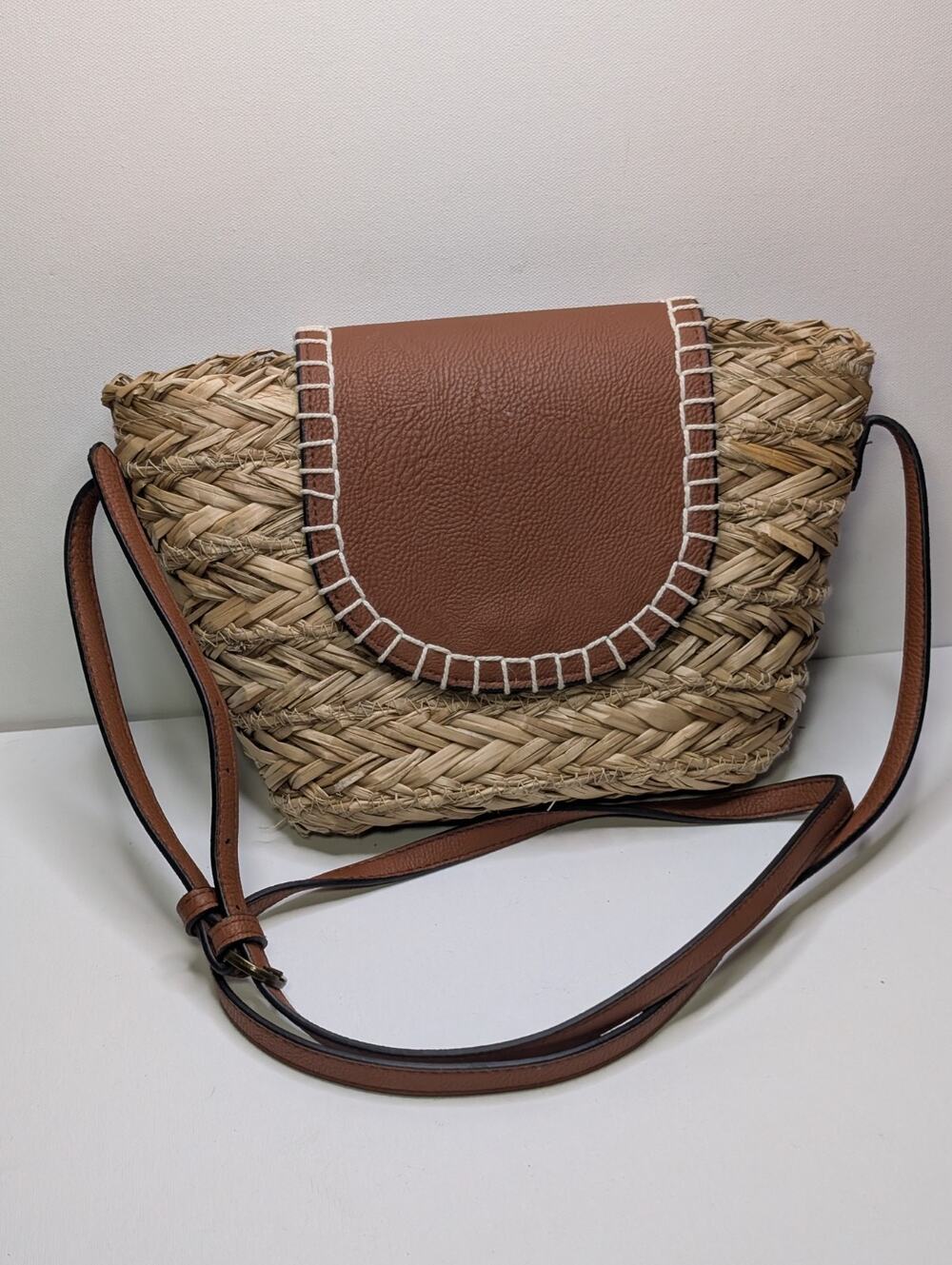 Universal Thread Straw Woven Crossbody Bag Tan Brown Flap Purse Boho Summer